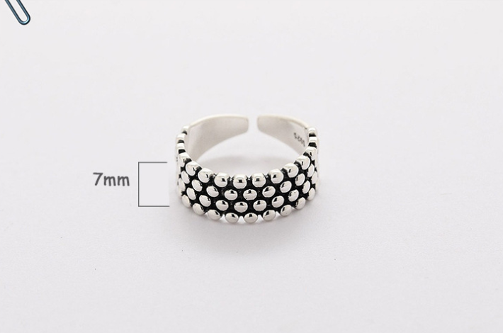 Vintage polka dot ring